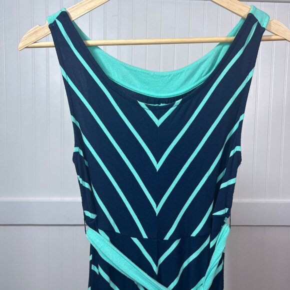 Liz Lange Maternity Dress Navy Blue Green Stripe Chevron Print Sleeveless Belted - Picture 1 of 10